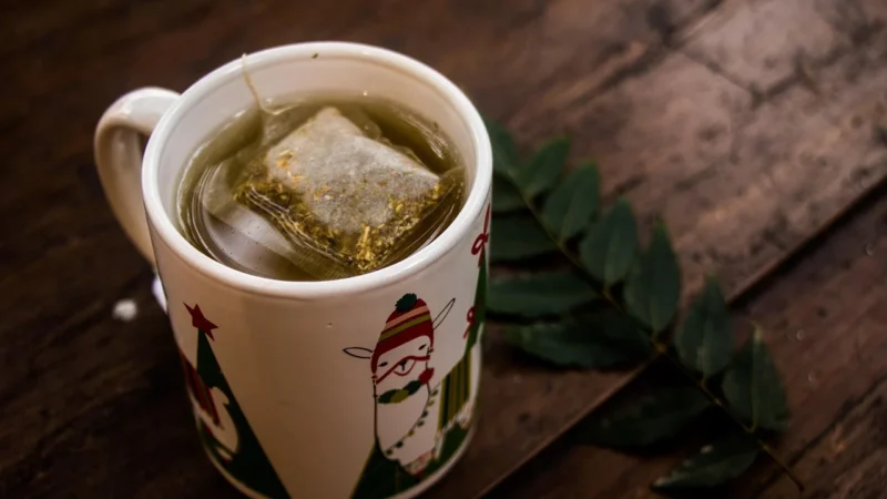 De geschiedenis van kamillethee: een eeuwenoude geneeskrachtige drank